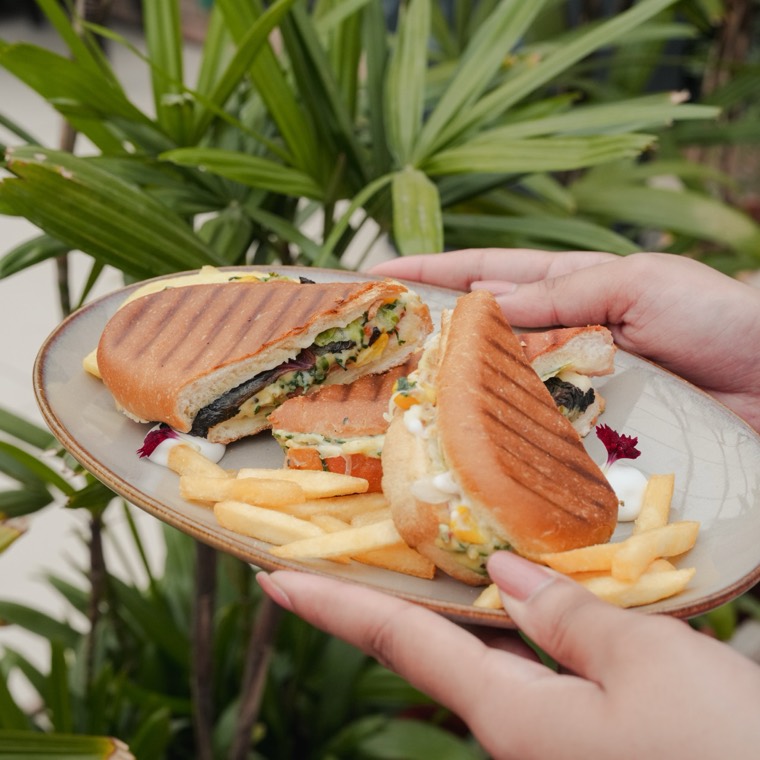 Creamy Spinach Corn Sandwich